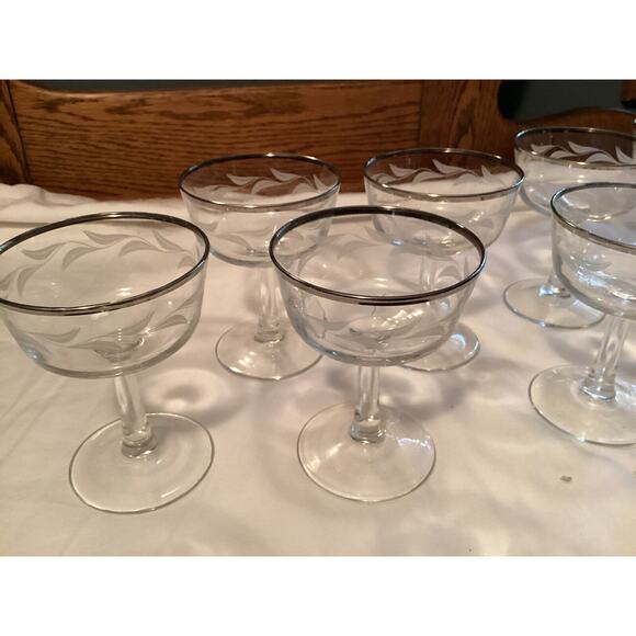 Vintage MCM Set Of 8 Libby Silver Leaf Frosted Cocktail/Champagne Glasses - Picture 4 of 5